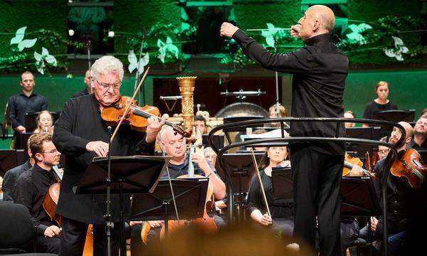 Pinchas Zukerman als Solist auf der Bratsche in Hector Berlioz’ „Harold in Italien“ — mit dem Estonian Festival Orchestra unter Paavo Järvi .