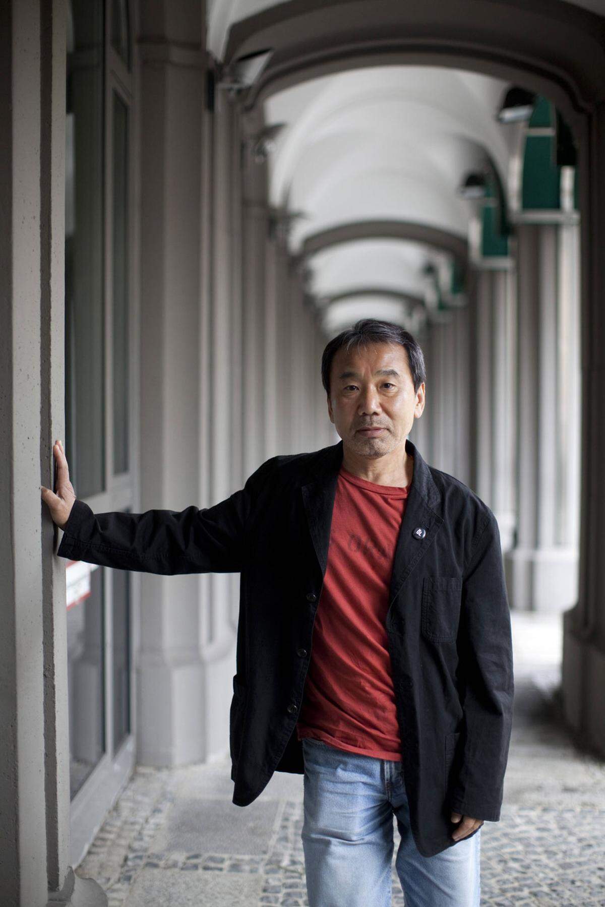 Seit vielen Jahren läuft der bekannte Schriftsteller Haruki Murakami jährlich einen Marathon. 2006 legte er im Big Apple eine Zeit von 4:10:17 hin.