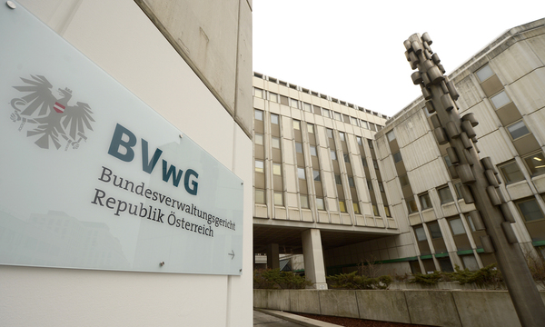 �BERGABE DES AMTSGEB�UDES F�R DAS BUNDESVERWALTUNGSGERICHT: AUSSENANSICHT