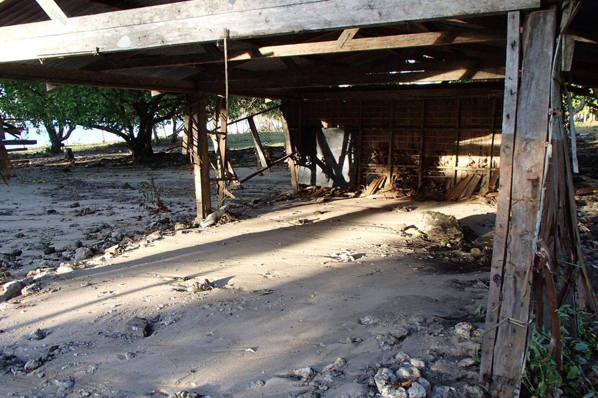 Das Erdbeben der Stärke acht ereignete sich am Mittwochmorgen nahe den zu den Salomonen gehörenden Santa-Cruz-Inseln.Im Bild: eine teilweise zerstörte Schule in Lata.