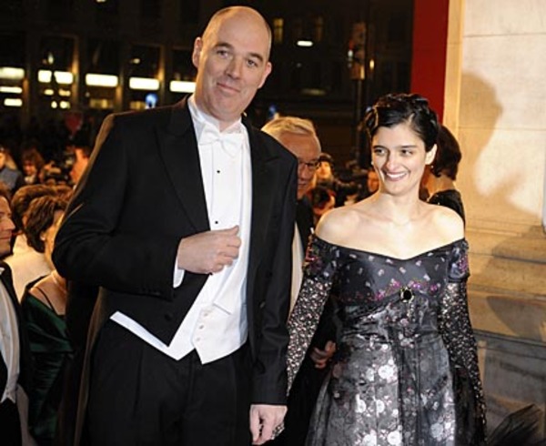 Auch dieser "Nachbar" kam zu Besuch: Burgtheater-Chef Matthias Hartmann mit seiner Frau.