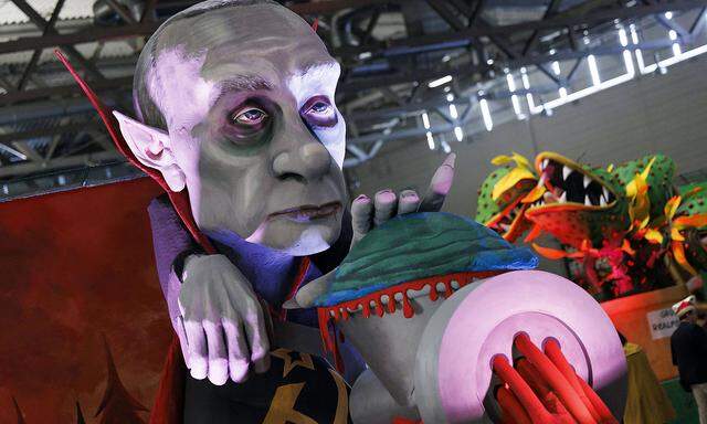 Putin als Vampir beim Kölner Rosenmontags-Umzug.