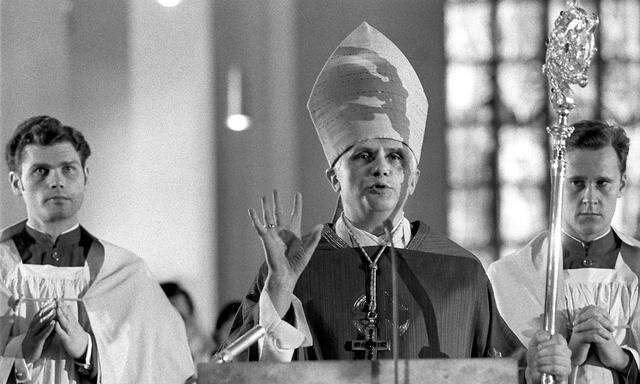 Joseph Ratzinger zum Erzbischof geweiht