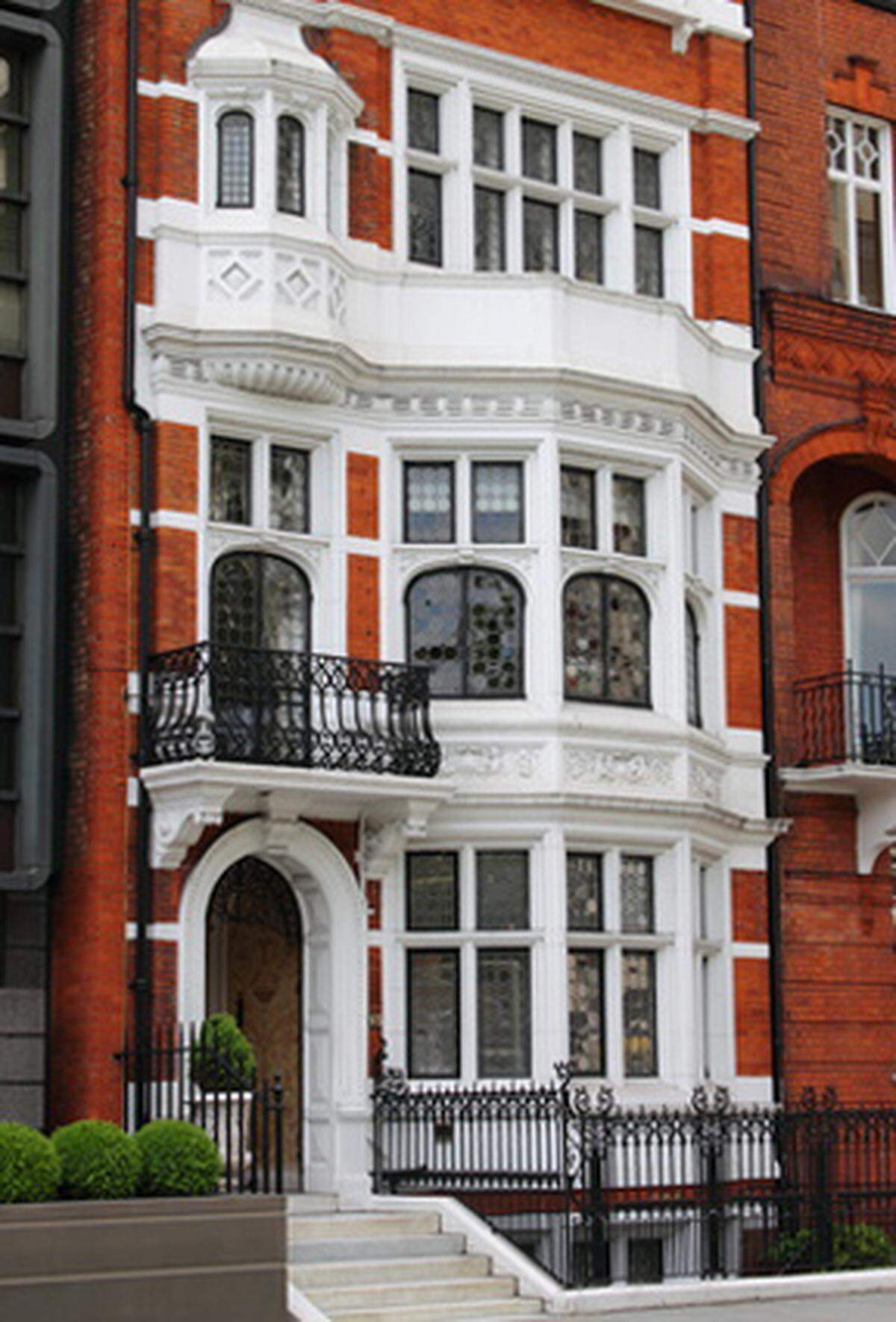 Hyde Park Number One - Londons derzeit edelste Adress verspricht vieles: Einen fast unbezahlbaren Blick über die Weltstadt, Zimmerservice vom benachbarten Mandarin-Hotel, schusssichere Fenster und vor allem eine gehobene Preislage. 6,87 Millionen Euro kostet ein Apartment in dem Nobel-Projekt.