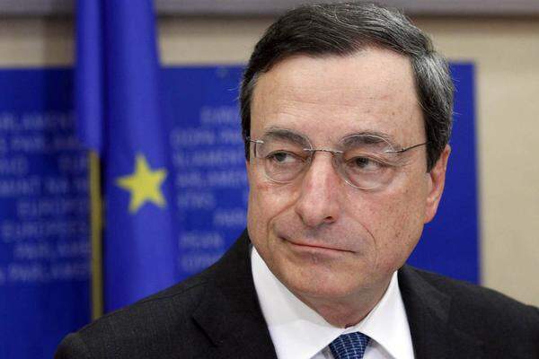 Der designierte Chef der Europäischen Zentralbank, Mario Draghi, hat sich erneut klar gegen eine Umschuldung Griechenlands ausgesprochen.