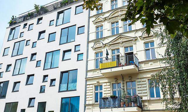 Altes Haus - neuer Balkon: In Wien ein seltener Anblick.