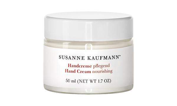 „Handcreme pflegend“ von Susanne Kaufmann mit Malven- und Hamamelisextrakt, 50 ml um 26 Euro. 