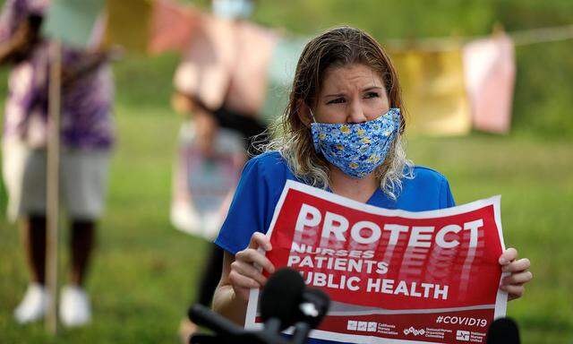 Nurses protest to highlight practices during the coronavirus disease (COVID-19) pandemic at St. Petersburg General Hospital in Florida