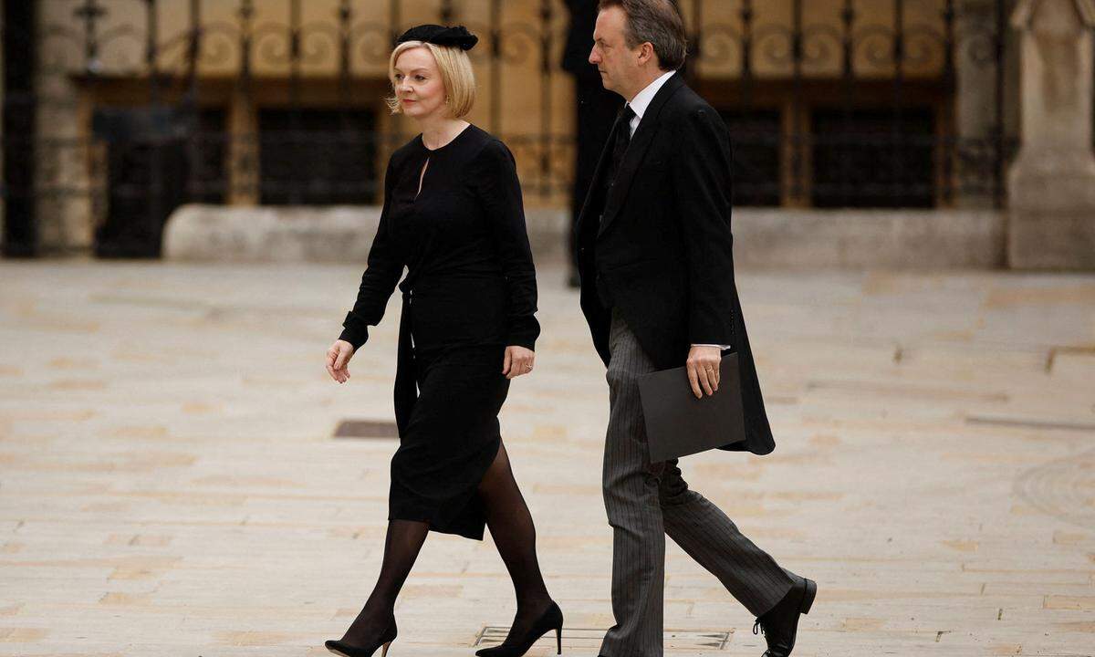 Die britische Premierministerin Liz Truss in Begleitung ihres Mannes Hugh O'Leary.