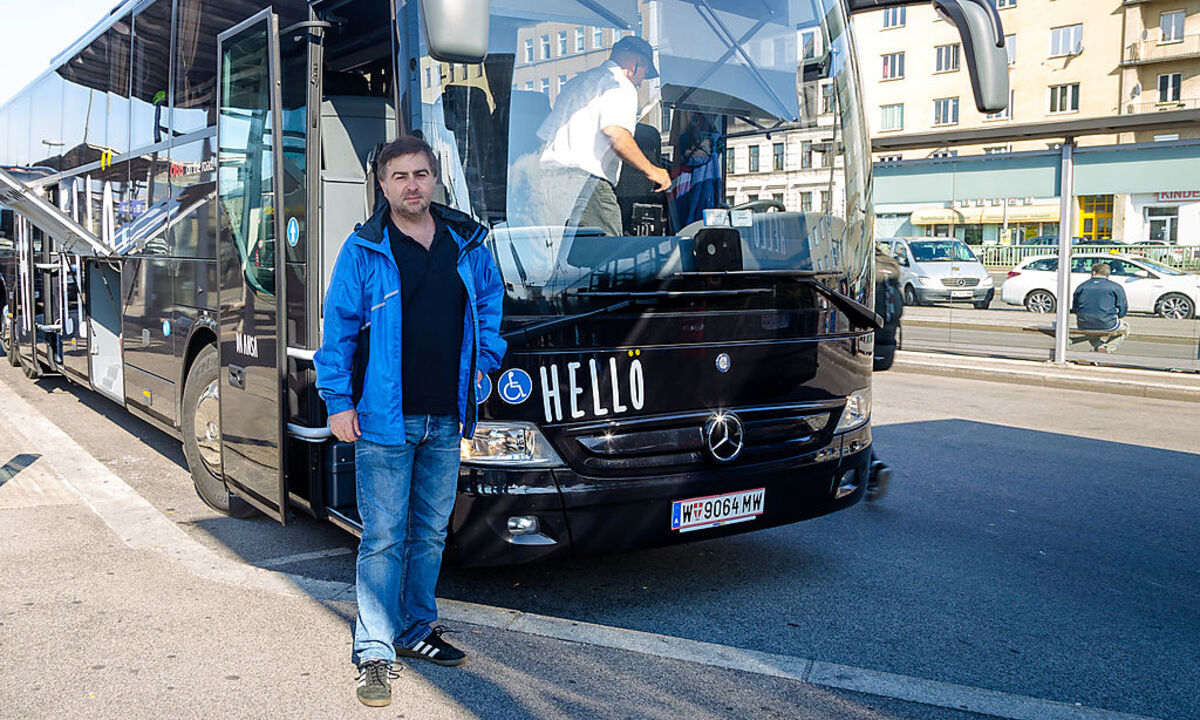 "Presse"-Redakteur Erich Kocina vor dem Start einer Fahrt in die slowenische Hauptstadt Ljubljana