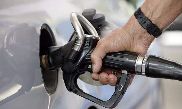 Frust an Zapfsaeulen - Benzinpreise fuehren zu mehr 'Spritklau'