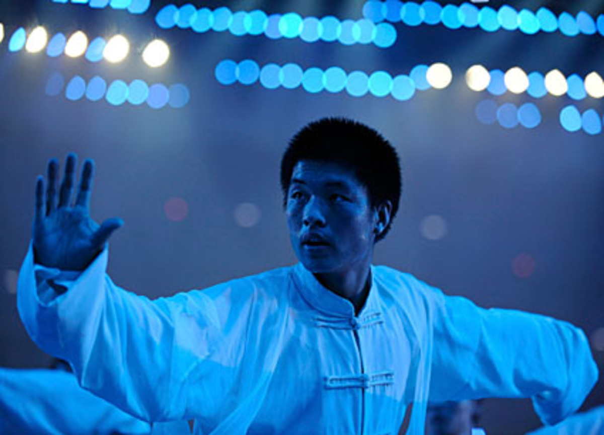 In der Historie des Gastgeberlandes durfte natürlich auch der Kampfsport nicht fehlen: Männer und Frauen zeigten verschiedene Formen chinesischer Kampfkunst.