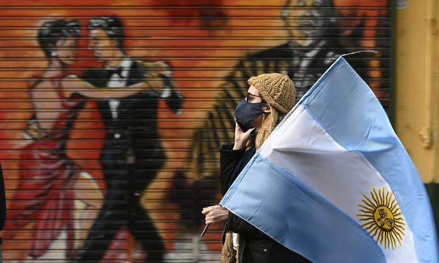 ARGENTINA-VIRUS-HEALTH-PROTEST