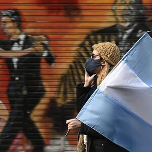 ARGENTINA-VIRUS-HEALTH-PROTEST