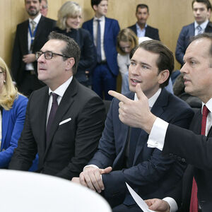 BETRIEBSBESUCH PHARMAUNTERNEHMEN BOEHRINGER INGELHEIM - THEMA ´STANDORT �STERREICH´: KURZ / LATORFF / STRACHE / SCHRAMB�CK