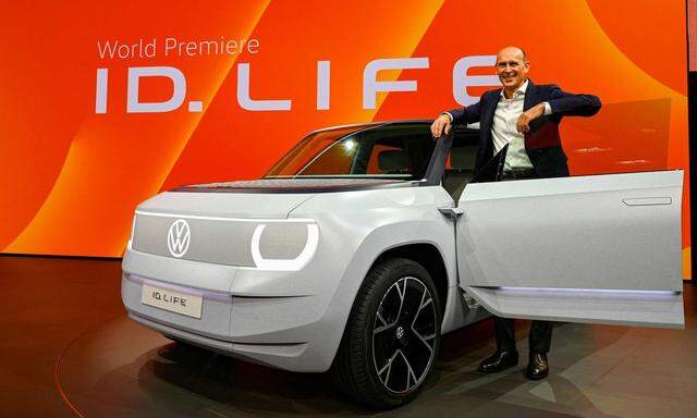 Mit dem batteriegetriebenen Fahrzeug in der Größe eines VW Polo wollen die Wolfsburger jüngere Käufer ködern