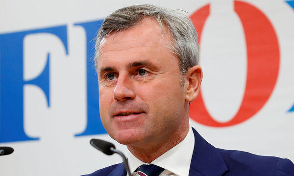 Head of FPOe Hofer addresses the media in Vienna