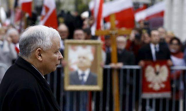 Jaroslaw Kaczynski bei der jährlichen Trauerfeier im April für seinen Zwillingsbruder Lech und die vielen weiteren Opfer des Flugzeugabsturzes in Smolensk.