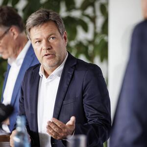 Der deutsche Wirtschafts- und Klimaschutzminister Robert Habeck strebt eine engere Zusammenarbeit seines Landes mit Indien an.