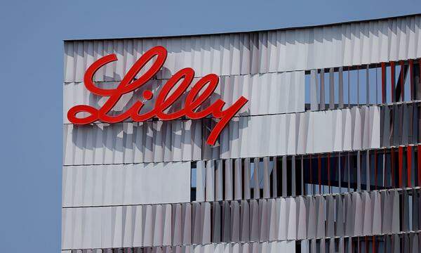 FILE PHOTO: FILE PHOTO: Eli Lilly logo is shown on one of their offices in San Diego