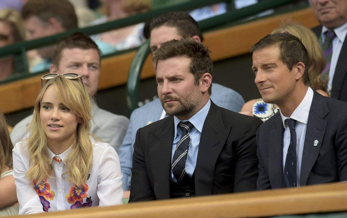 Schauspieler Bradley Cooper und Freundin Suki Waterhouse blickten gespannt auf den Center Court.