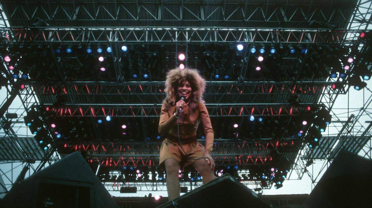 Fortan füllte sie in aller Welt Stadien und Musikbühnen und landete mehrer Welthits. Turner gewann zahlreiche Musikauszeichnungen. 2021 wurde sie in die "Rock & Roll Hall of Fame" in Cleveland in den USA aufgenommen.