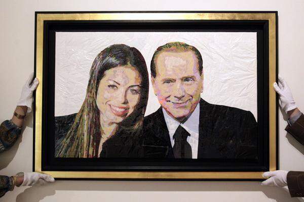 Daneben machte Berlusconi mit einer Reihe von Sex-Skandalen Schlagzeilen: Im Mai 2009 kündigte Berlusconis zweite Ehefrau Veronica Lario nach 20 Ehejahren die Trennung von ihrem Mann an. 2010 leitete die Mailänder Staatsanwaltschaft wegen Sex mit der damals 17-jährigen Nachtclub-Tänzerin "Ruby Rubacuori" Ermittlungen gegen den Premier ein. Die Untersuchung führte zu einem Prozess, der in Mailand noch läuft und im März 2013 zu Ende gehen sollte.