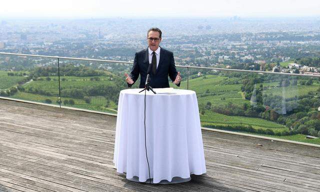 Heinz-Christian Strache bei der Pressekonferenz am Kahlenberg