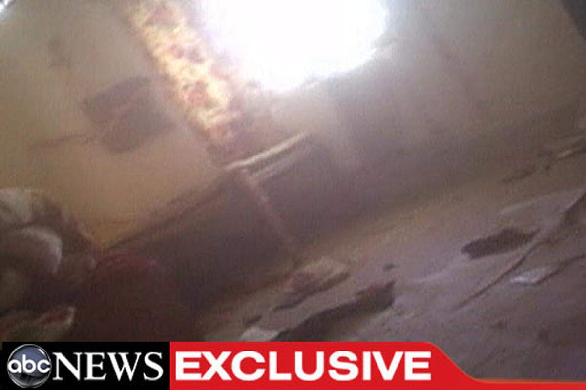 Der US-Fernsehsender ABC hat Videoaufnahmen aus dem Haus des getöteten Terrorführers gezeigt. Die Bilder zeigen großteils verwüstete Zimmer.