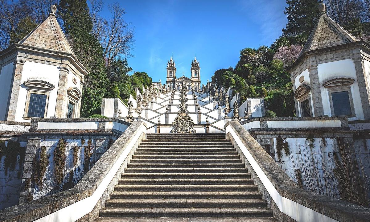 Das markanteste Merkmal von Bom Jesus do Monte sind die barocken Monumentaltreppen, die über einen Höhenunterschied von 116 Metern führen.