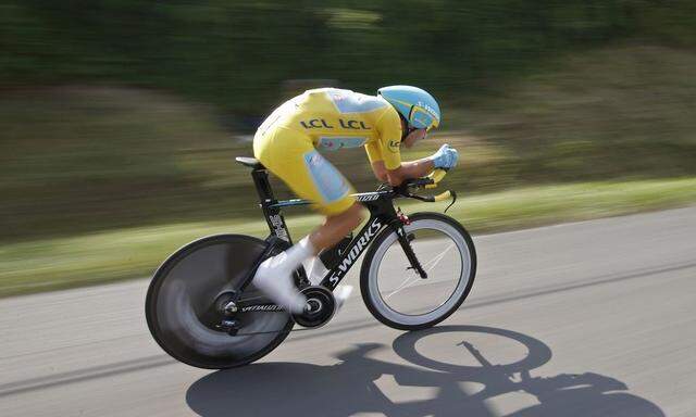 Race leader Astana team rider Vincenzo Nibali of Italy cycles during the 54-km individual time trial 20th stage of the Tour de France cycling race from Bergerac to Perigueux