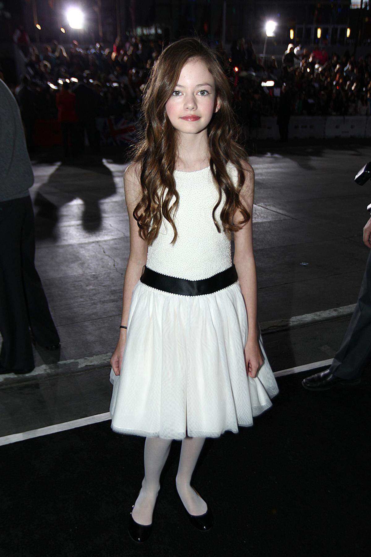 Die zwölfjährige Mackenzie Foy spielt das Kind der beiden, quasi ein Mensch-Vampir-Hybrid.