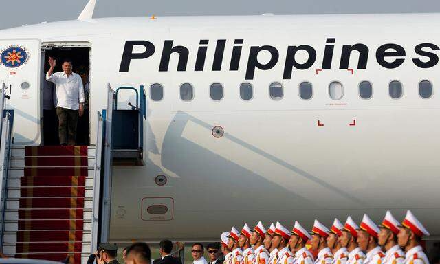 Philippines President Rodrigo Duterte arrives at Noi Bai International Airport in Hanoi, Vietnam 
