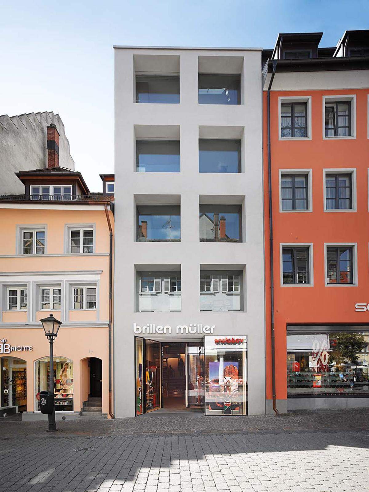 Schließlich gab es noch eine Anerkennung für ein Wohn-und Geschäftshaus in der Fußgängerzone von Konstanz (bächlemeid, architekten stadtplaner bda), das Handeln, Werken und Wohnen auf schmalem Raum zusammen bringt.