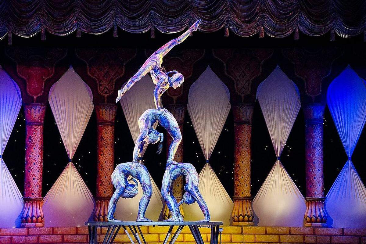 Akrobatik und Theater stehen bei diesem Studiengang der Bath Spa University in England ebenso auf dem Lehrplan wie die kritische Betrachtung und Philosophie der Zirkuskunst. Studierende lernen außerdem, wie sie als Selbstständige in der Welt des Zirkus erfolgreich werden.