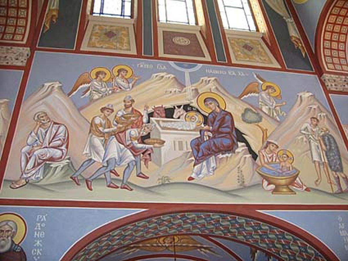 Zu dem völlig neuen Freskenzyklus gehören Szenen aus dem Neuen Testament von der Geburt und Taufe Jesu ...