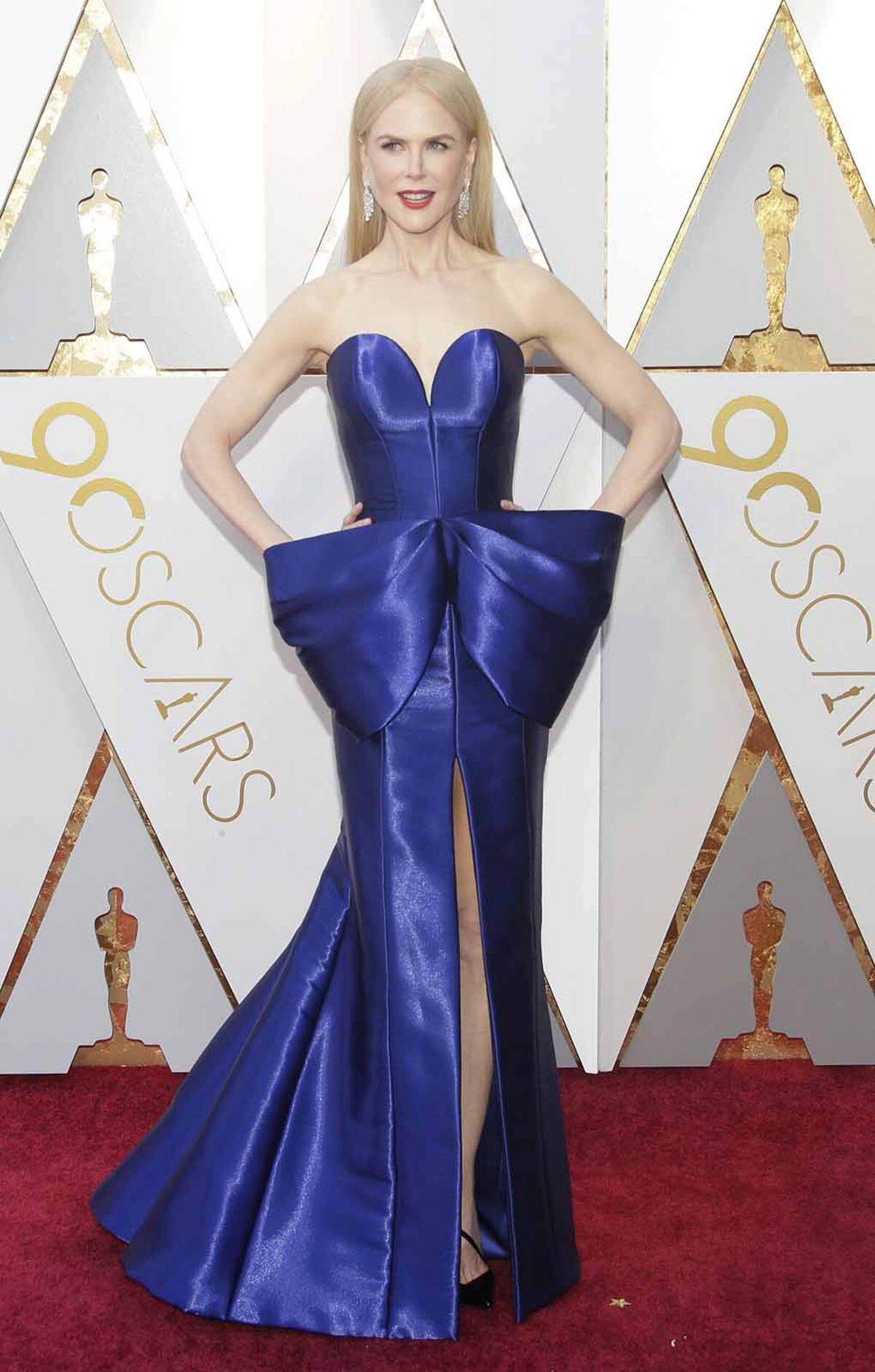 Schön wie eine Statue: Nicole Kidman in Armani Privé.