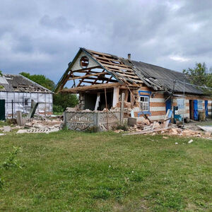 Ein beschädigtes Gebäude in der Region Belgorod. Gouverneur Wjatscheslaw Gladkow berichtet am Mittwoch auf seinem Telekram-Kanal erneut von einem von einer Drohne abgeworfenen Sprengsatz.
