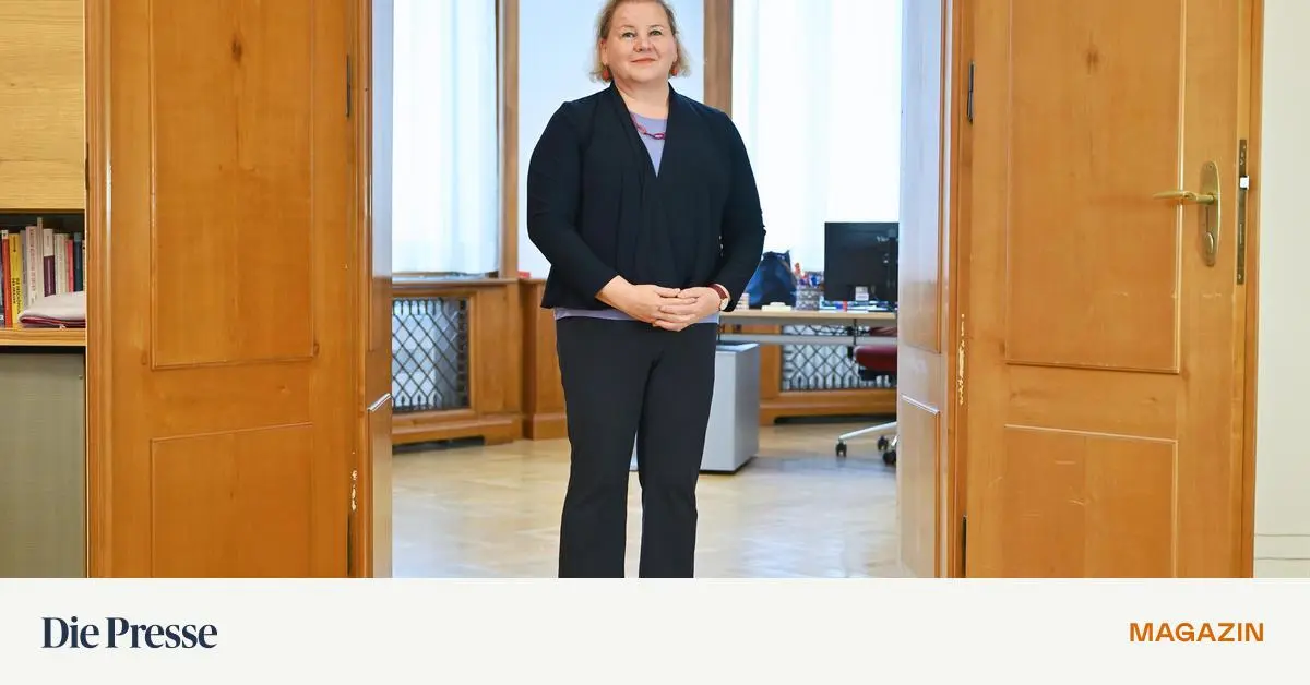 Ministerin-Schumann-Unser-Gesundheitssystem-ist-ausgezeichnet-premium-