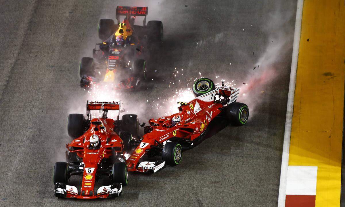... Crash mit dem Teamkollegen, der Sebastian Vettel die WM-Chance gekostet hat: Singapur 2017.