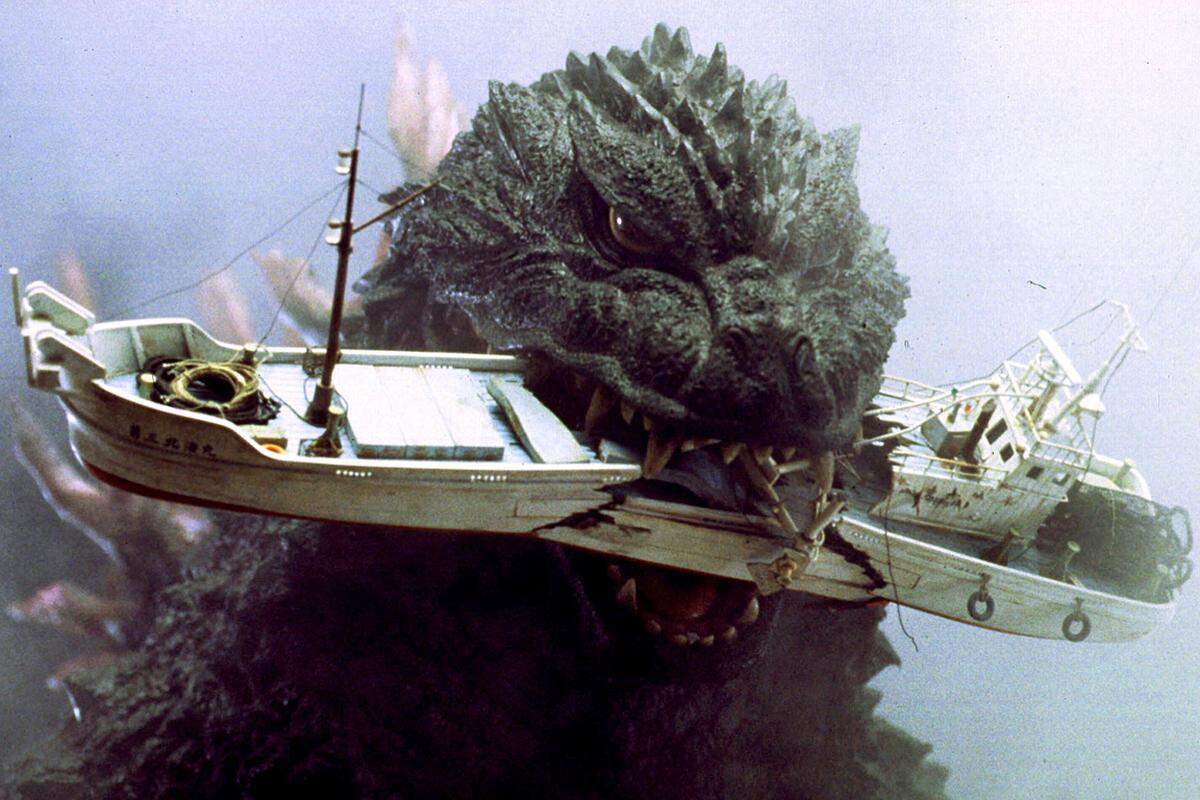 Angelehnt bei japanischen Kaiju-Filmen à la Godzilla, die in den 1960er Jahren den Höhepunkt ihrer Popularität erreichten, stehen auch bei "Pacific Rim" gewaltige Schlachten zwischen Gut und Böse im Vordergrund.