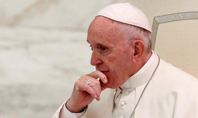 Papst Franziskus sieht Versäumnisse im Umgang mit Homosexualität in der Priesterausbildung. 