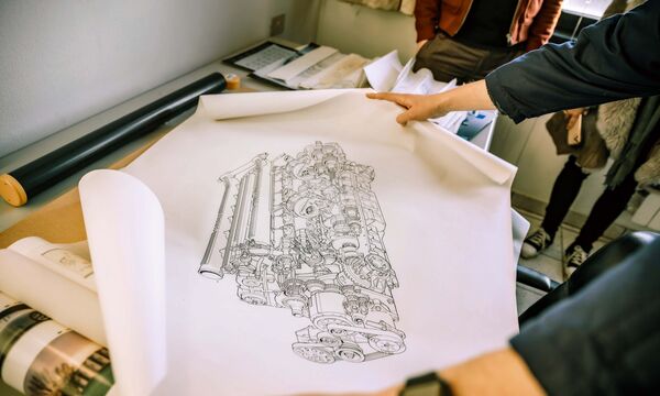 Im Archiv, vom langjährigen Hausmeister betrieben, werden auch originale Konstruktionspläne verwahrt.