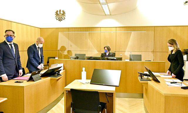 Zu der im Wiener Landesgericht für Zivilrechtssachen stattfindenden Verhandlung kamen unter anderem die Rechtsvertreter der Klägerin (links) und jene der Finanzprokuratur. 