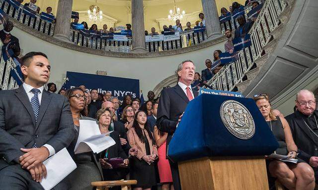 Der Bürgermeister von New York City ist einer von mehreren Gegner der Trump-Entscheidung, Daca abzuschaffen.