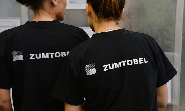 THEMENBILD: LEUCHTENHERSTELLER ZUMTOBEL BAUT BIS ZU 600 STELLEN AB