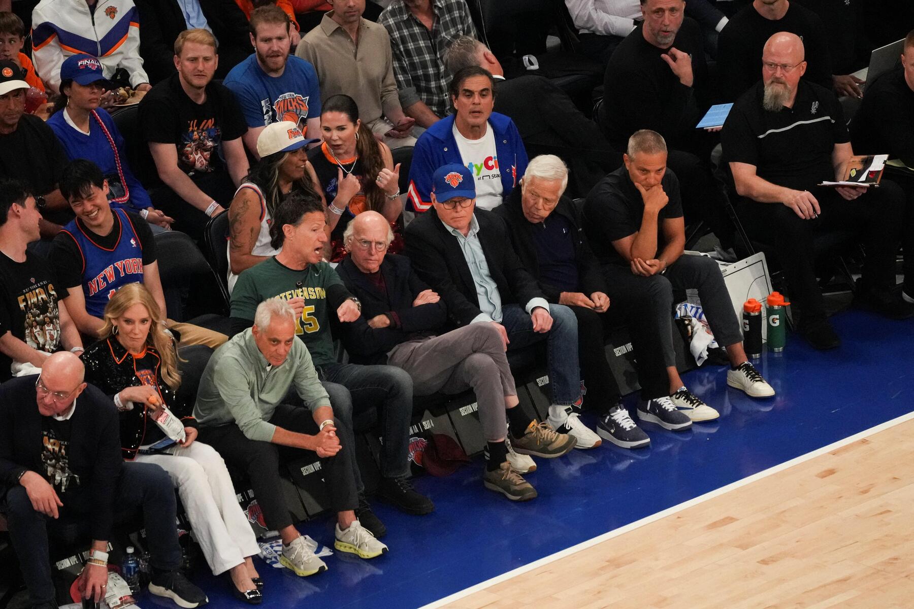 Pfiffe und Buh-Rufe für Trump bei NBA-Finals in Ne