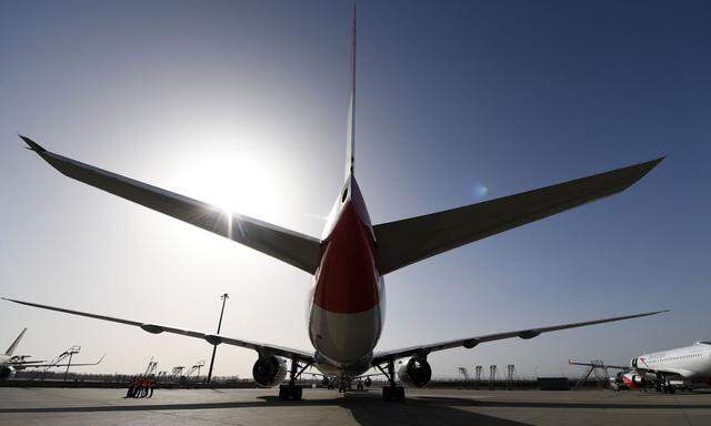 Symbolbild: Eine Maschine der Austrian Airlines (AUA) am Flughafen Wien-Schwechat. 