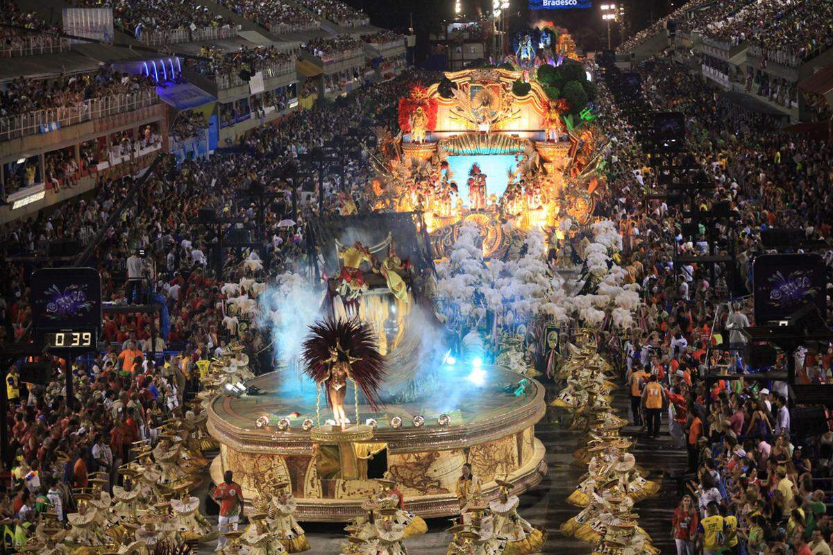 Weitere Bilder vom ersten Karneval-Defilee in Rio de Janeiro.