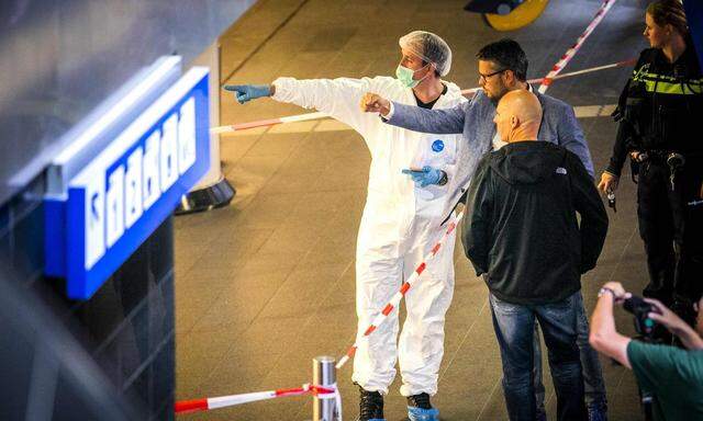 Das Messerattentat vor dem Amsterdamer Hauptbahnhof war nach Einschätzung der Ermittler ein Terroranschlag